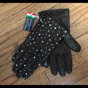 Winter gloves with rhinestones